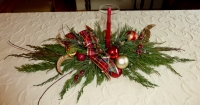 Create a Christmas Centerpiece Create a Christmas Centerpiece