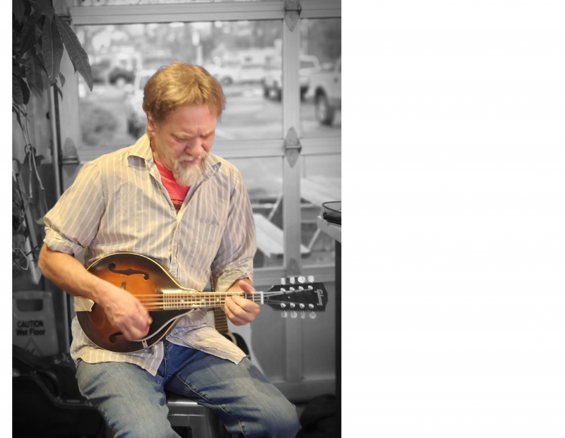 Live blues and rock with Charlie Hopkins